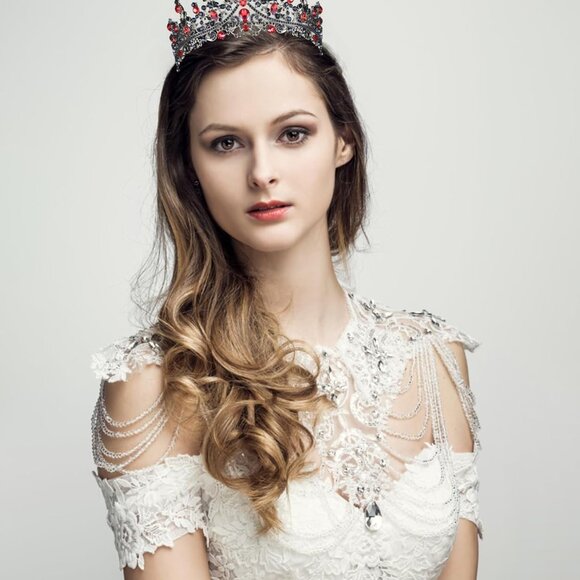 Gothic Crown Tiara for Women Queen of Hearts Costume Halloween Party Accessory - Picture 2 of 7